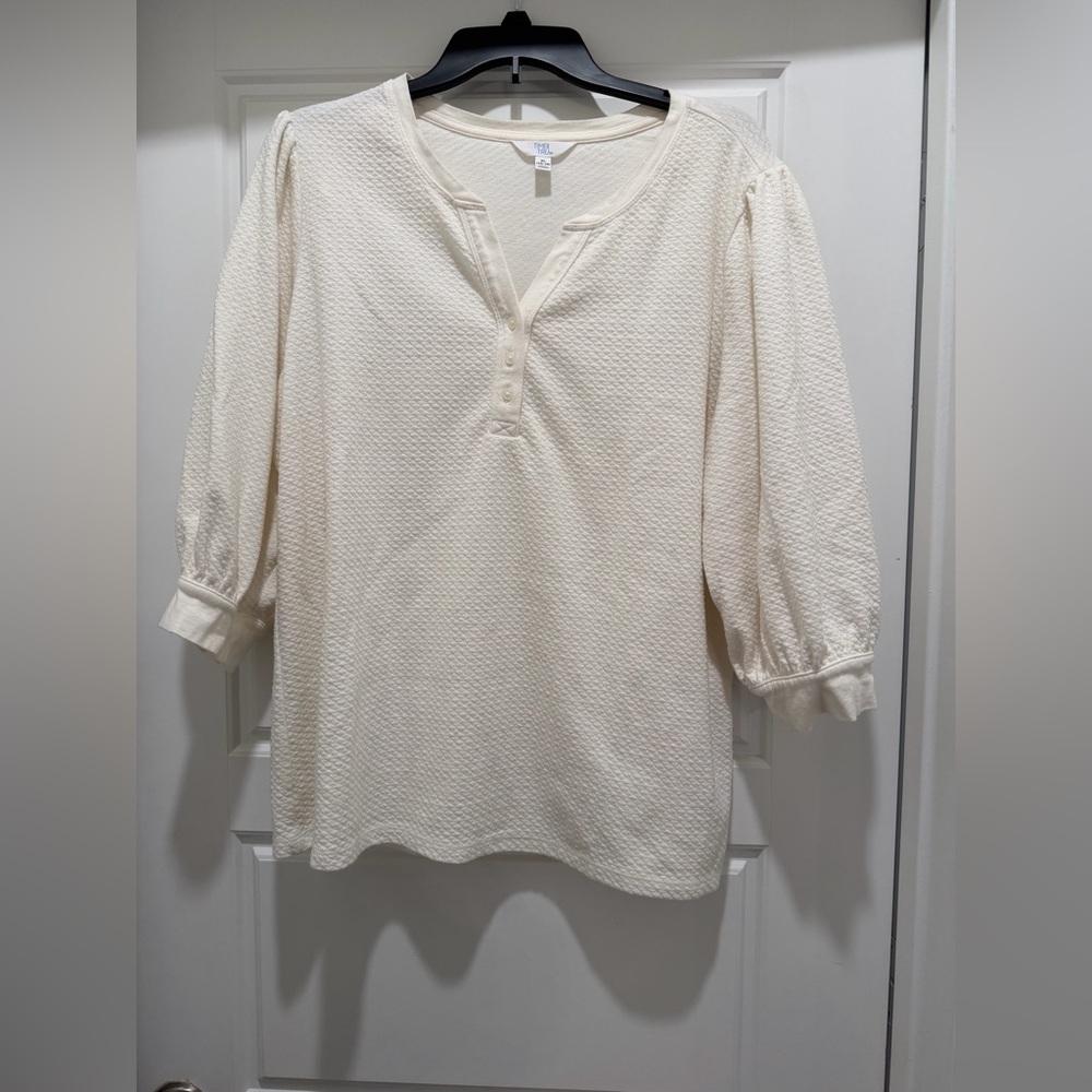 006 Time and Tru Cream Textured Blouse